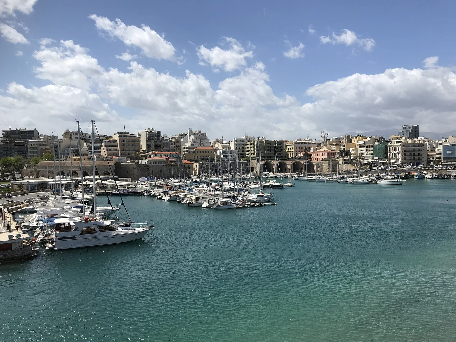 Port i zabudowa miasta — Heraklion
