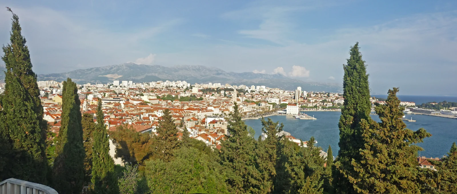 Panorama Splitu ze wzgórza Marjan