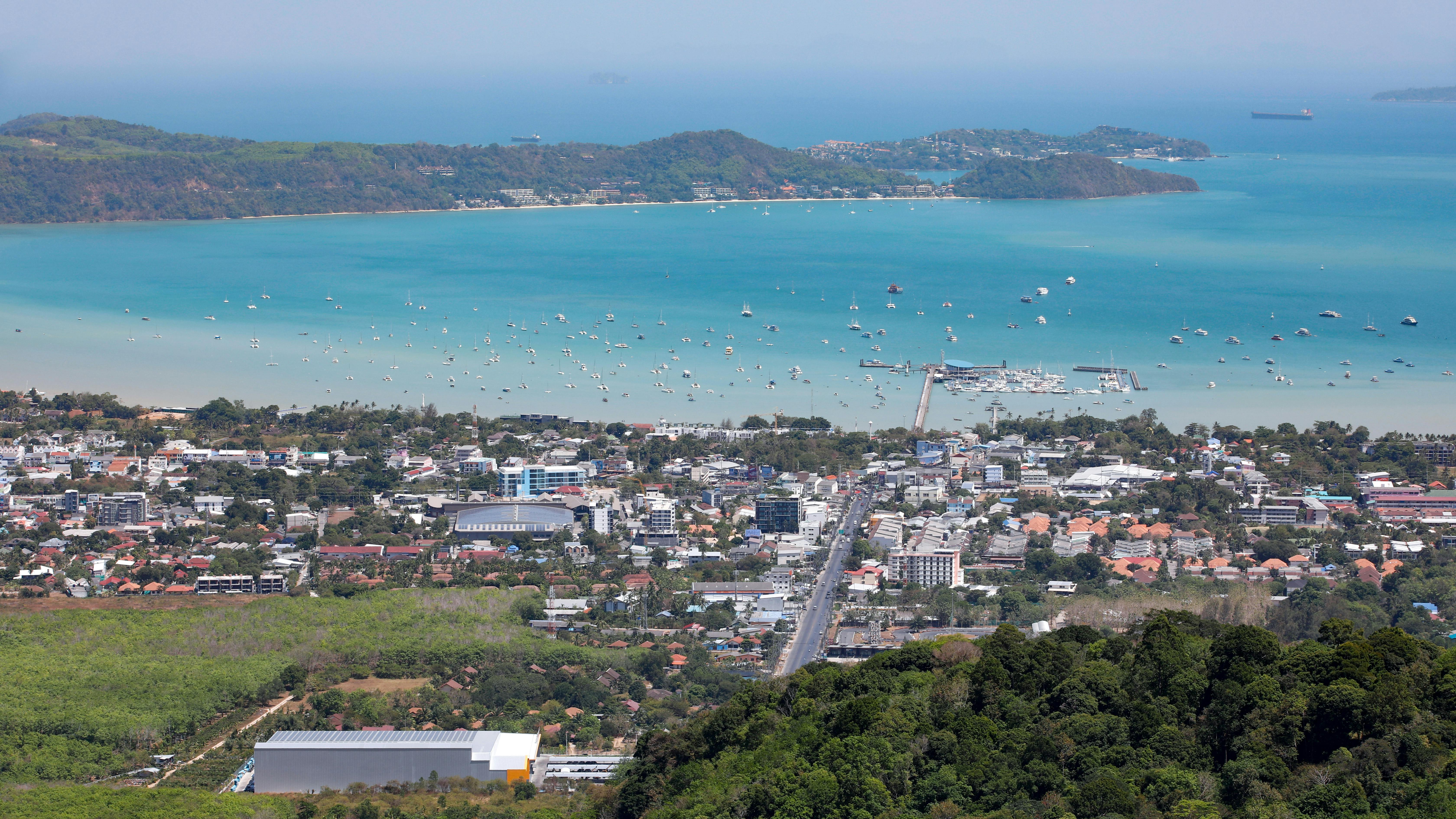 Nowoczesna architektura jako ilustracja freehold condo w Tajlandii