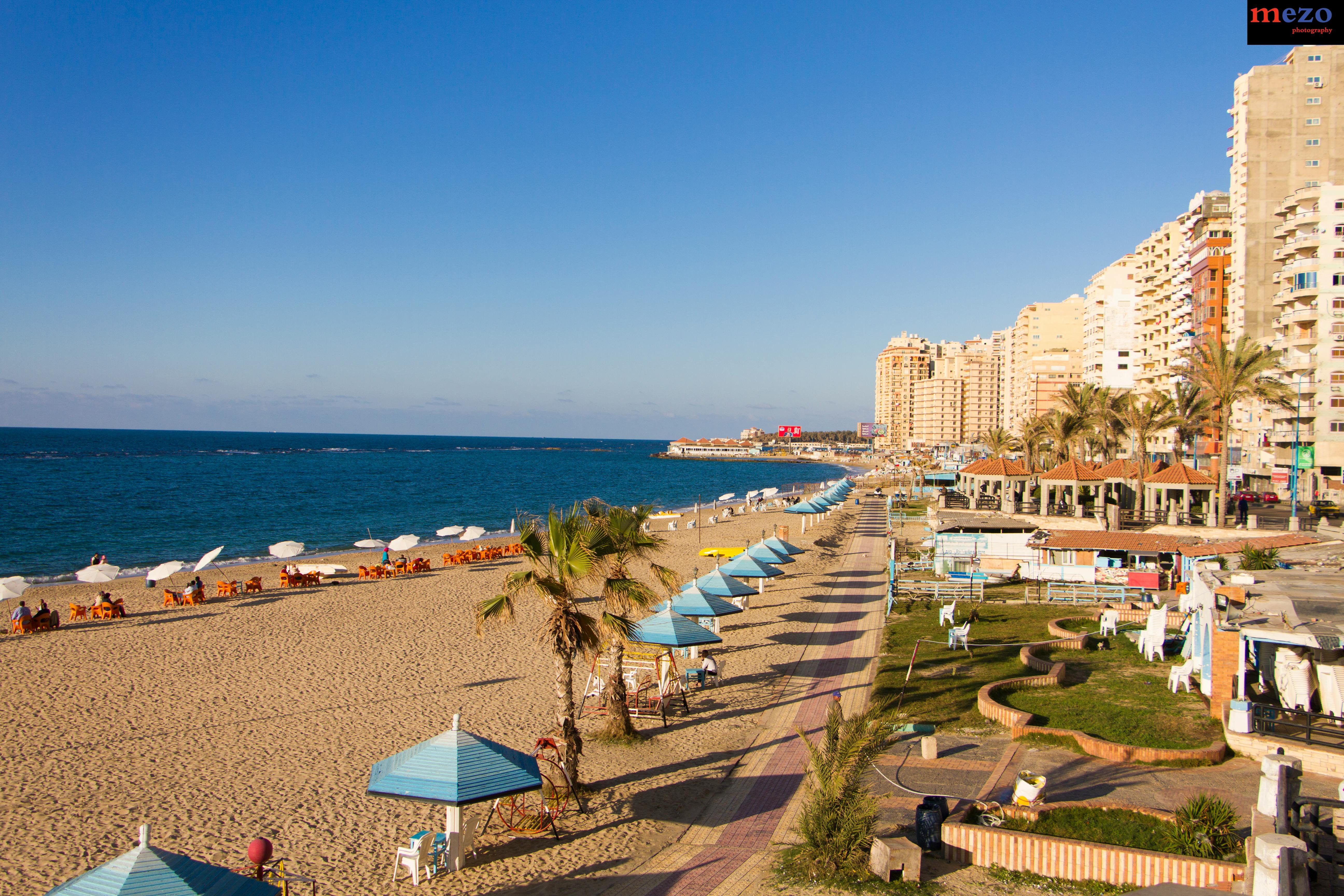 Nowoczesny budynek mieszkalny w Egipcie – ilustracja listy kontrolnej kosztów przed zakupem