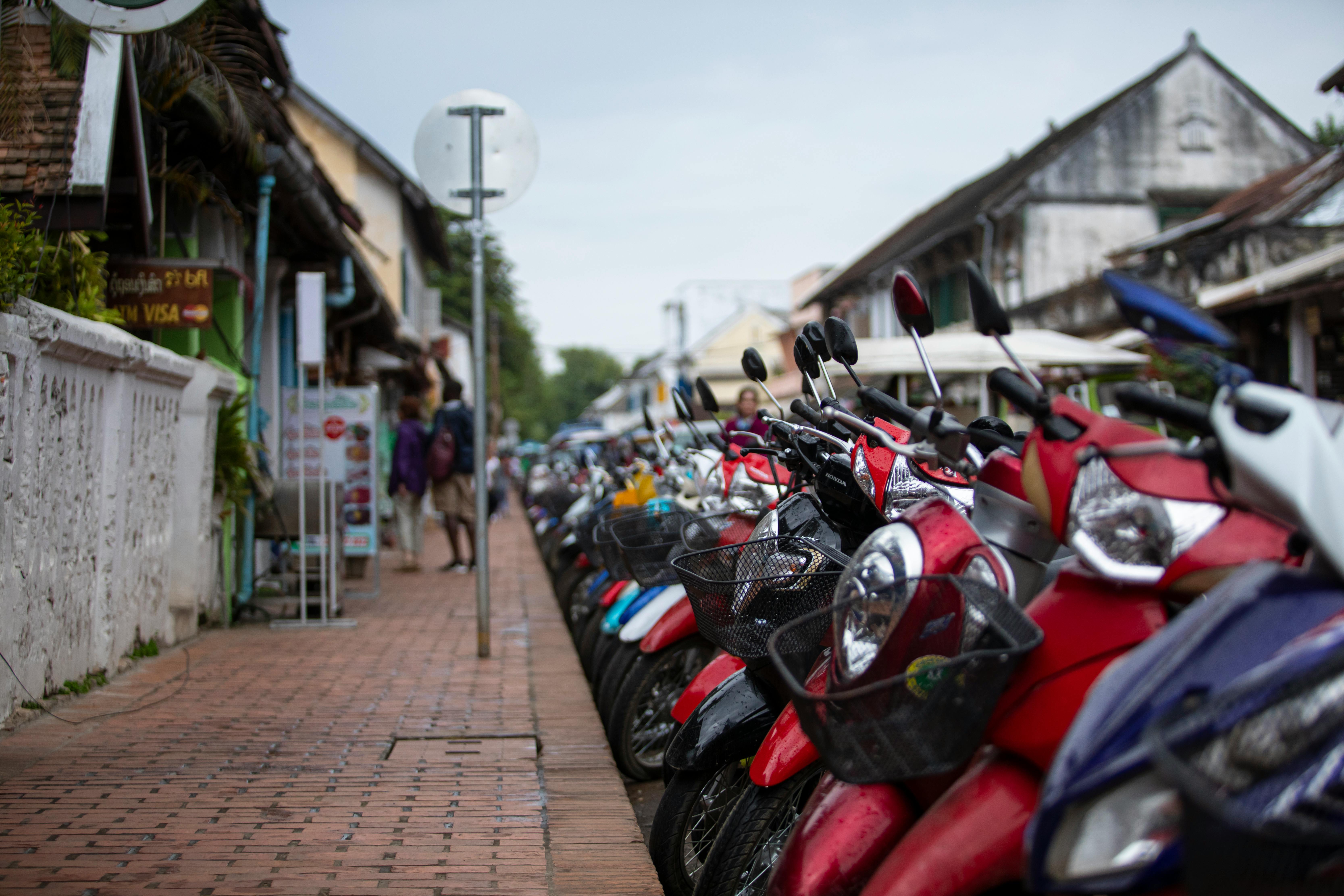 Tajlandia i nowoczesna zabudowa jako tło sekcji o dopasowaniu lokalizacji do celu zakupu
